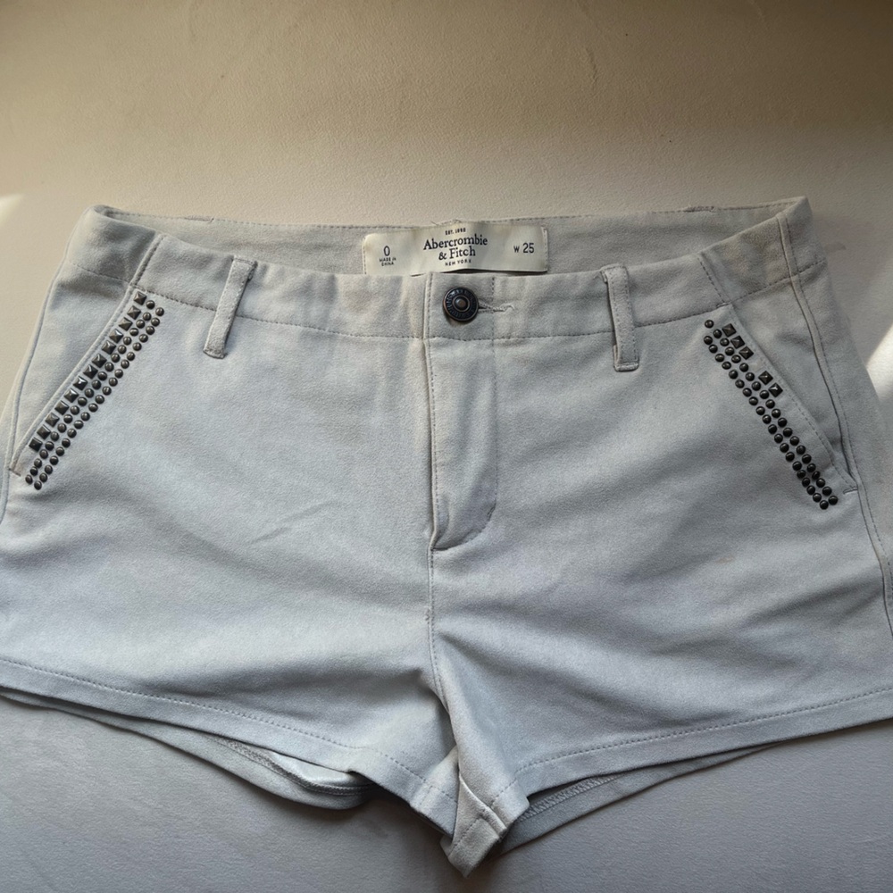 Abercrombie and Fitch size 25 XS womens girls beige taupe suede shorts w studs